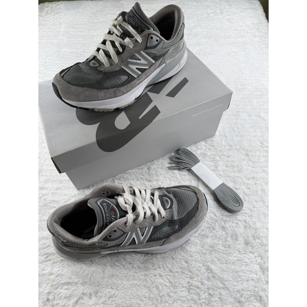 New Balance Women's 990v6 Grey Suede Sneakers Size 5.5 W990GL6 W/ Box EUC